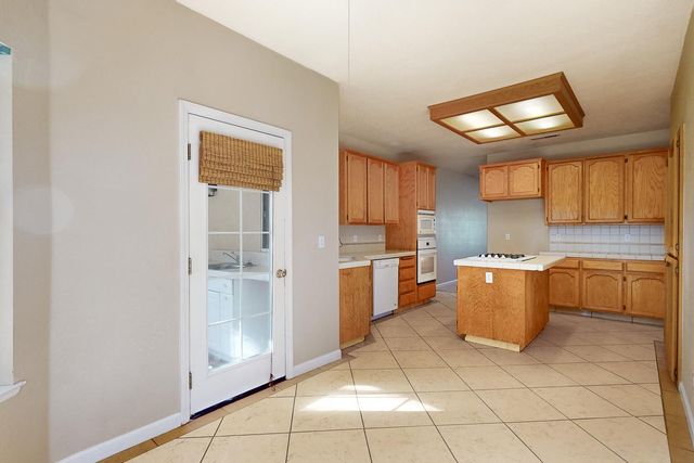 2127 Pepperwood Dr, Yuba City, CA 95993