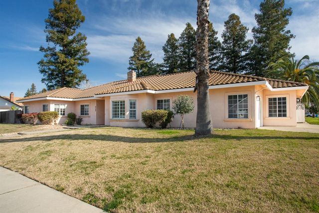 2127 Pepperwood Dr, Yuba City, CA 95993