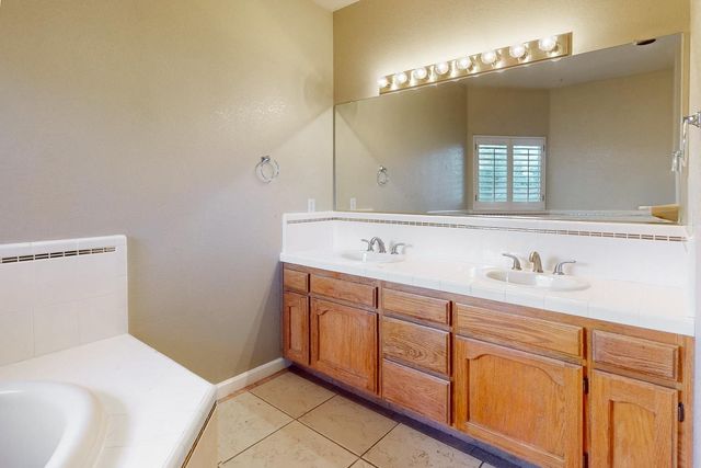 2127 Pepperwood Dr, Yuba City, CA 95993