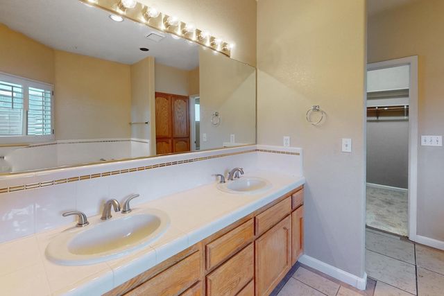 2127 Pepperwood Dr, Yuba City, CA 95993