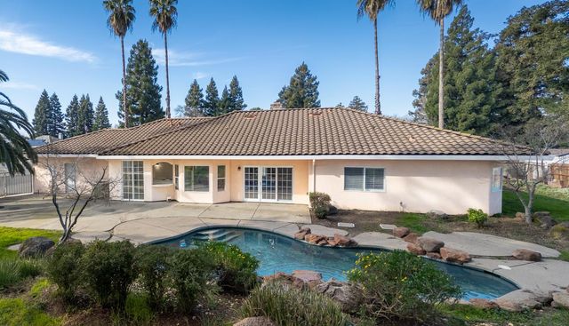 2127 Pepperwood Dr, Yuba City, CA 95993