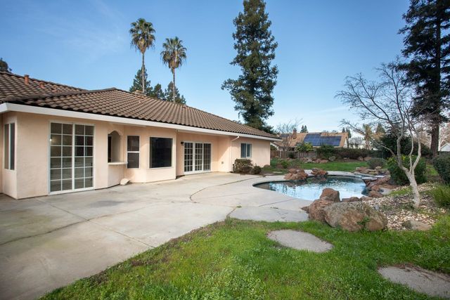 2127 Pepperwood Dr, Yuba City, CA 95993