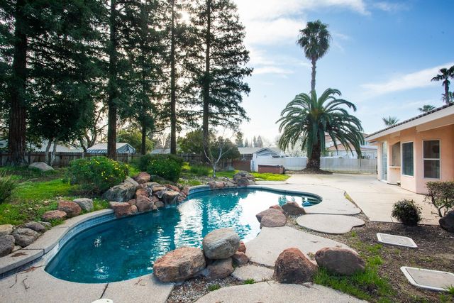 2127 Pepperwood Dr, Yuba City, CA 95993