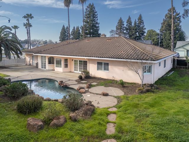 2127 Pepperwood Dr, Yuba City, CA 95993