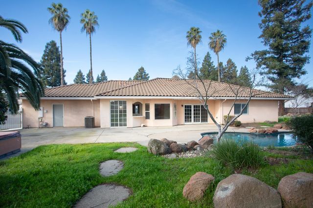 2127 Pepperwood Dr, Yuba City, CA 95993