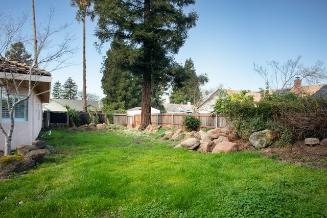2127 Pepperwood Dr, Yuba City, CA 95993