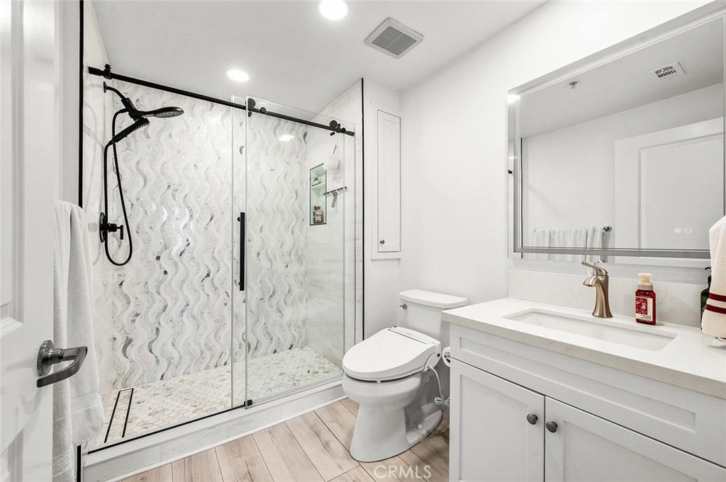 Image 19 of property listing at 2314 Scholarship, Irvine, CA 92612