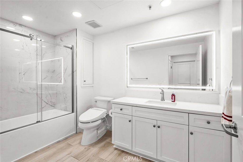 Image 24 of property listing at 2314 Scholarship, Irvine, CA 92612