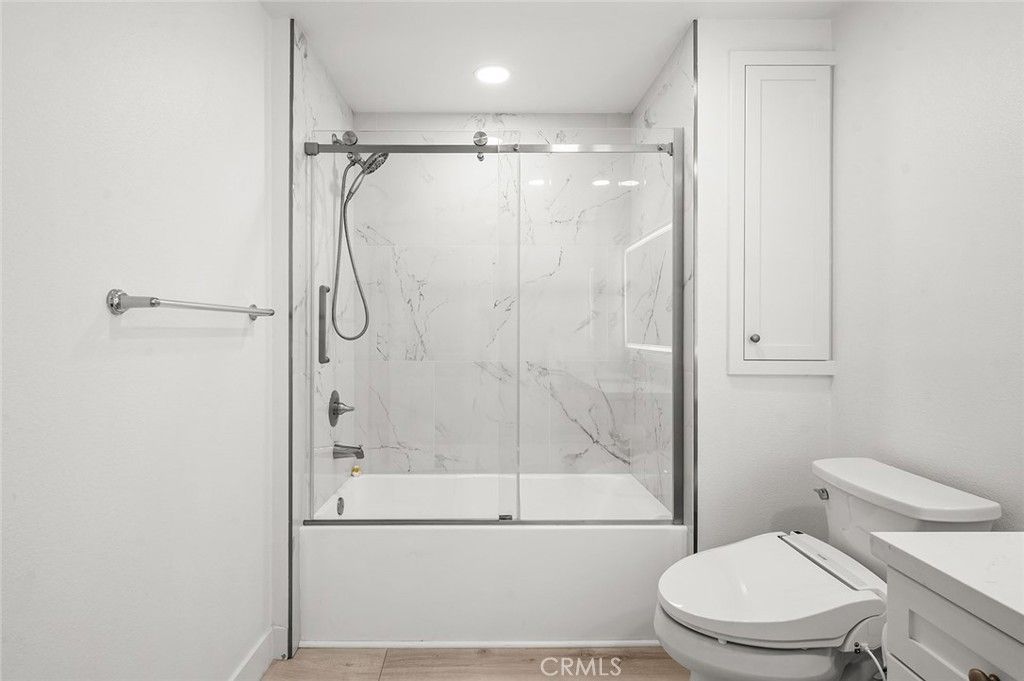 Image 25 of property listing at 2314 Scholarship, Irvine, CA 92612