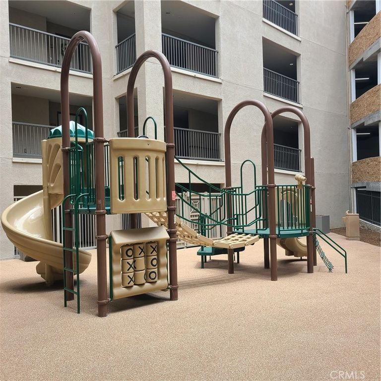 Image 42 of property listing at 2314 Scholarship, Irvine, CA 92612