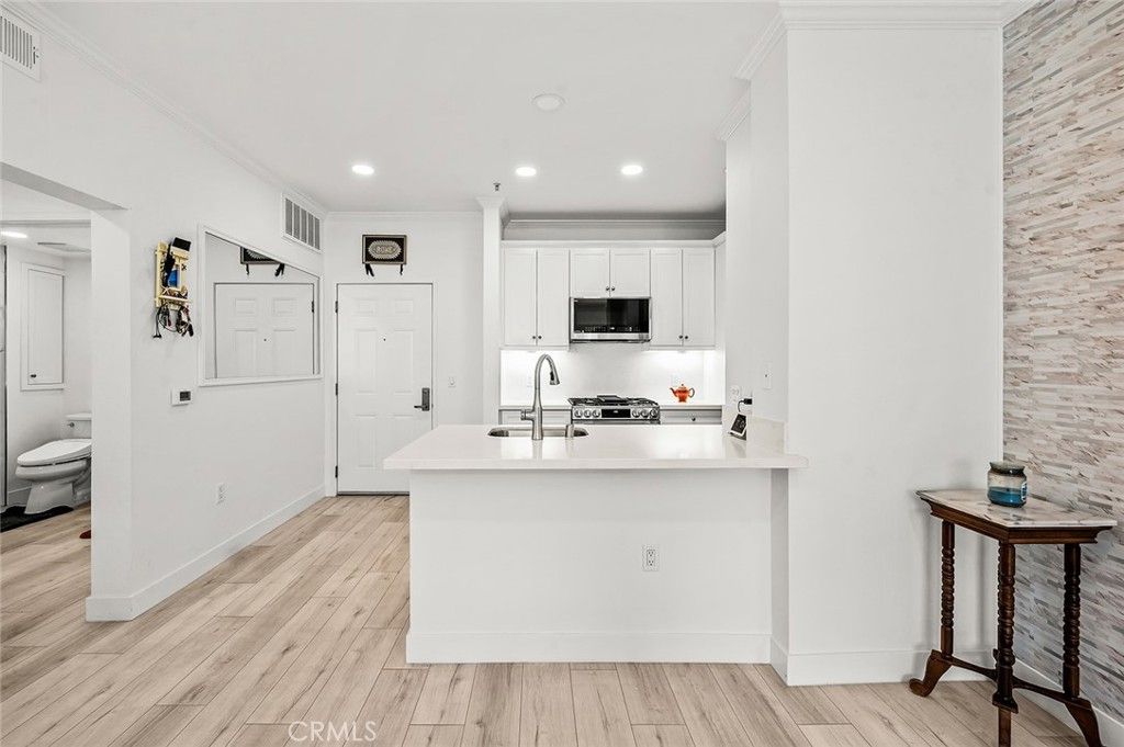 Image 6 of property listing at 2314 Scholarship, Irvine, CA 92612