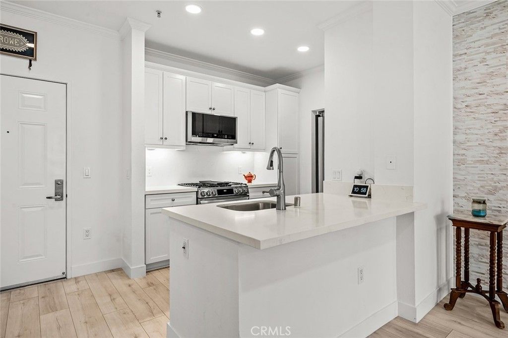 Image 7 of property listing at 2314 Scholarship, Irvine, CA 92612
