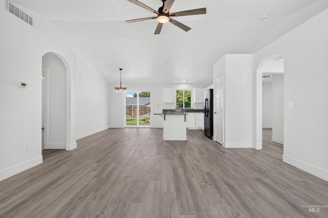 2005 S Crimson Rose Way, Boise, ID 83709