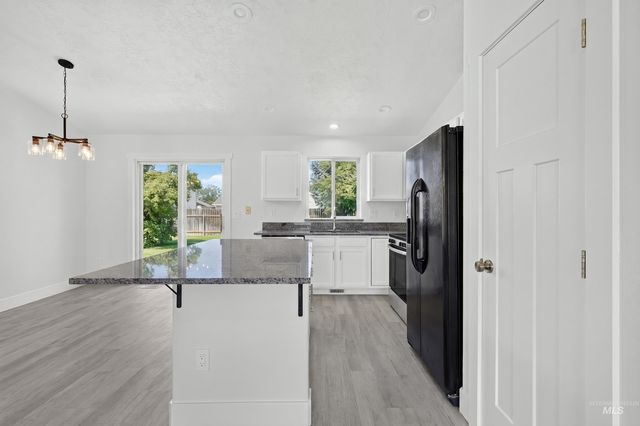 2005 S Crimson Rose Way, Boise, ID 83709