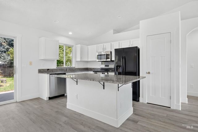2005 S Crimson Rose Way, Boise, ID 83709