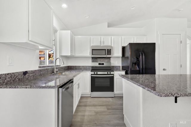2005 S Crimson Rose Way, Boise, ID 83709