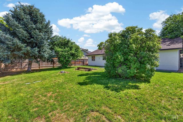 2005 S Crimson Rose Way, Boise, ID 83709