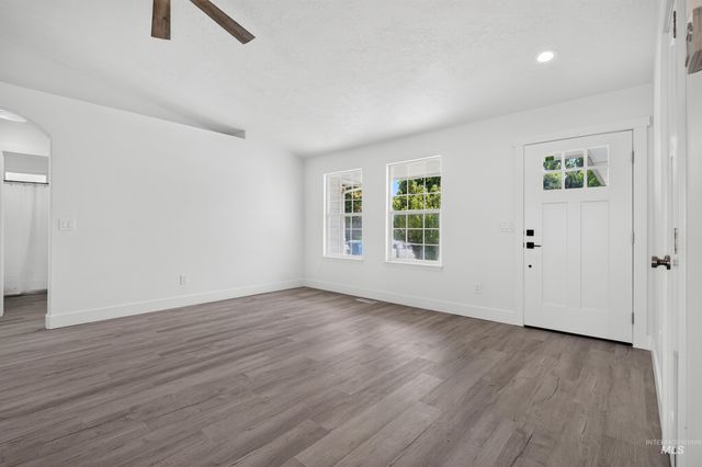 2005 S Crimson Rose Way, Boise, ID 83709