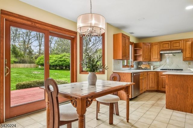 5 Gianna Ct, Randolph Twp., NJ 07869