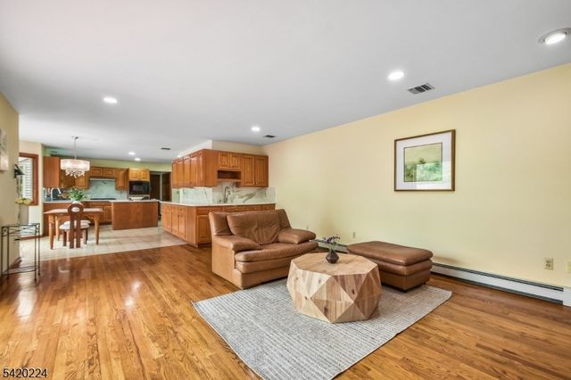 5 Gianna Ct, Randolph Twp., NJ 07869
