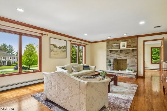 5 Gianna Ct, Randolph Twp., NJ 07869