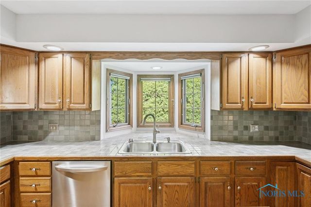 2949 Secretariat Road, Ottawa Hills, OH 43615