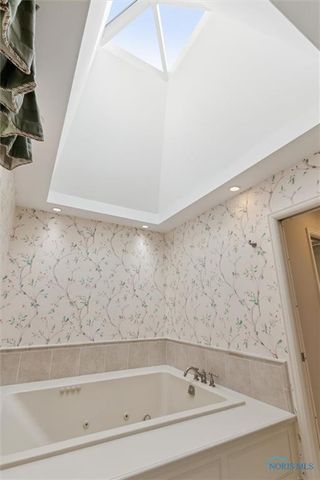 2949 Secretariat Road, Ottawa Hills, OH 43615