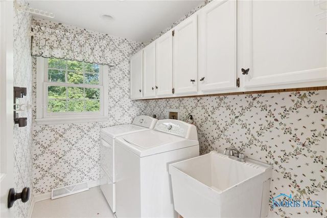 2949 Secretariat Road, Ottawa Hills, OH 43615