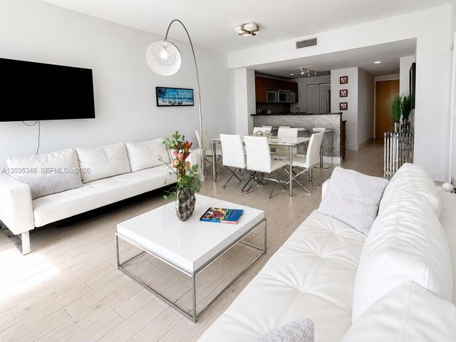 253 NE 2nd St 3004, Miami, FL 33132