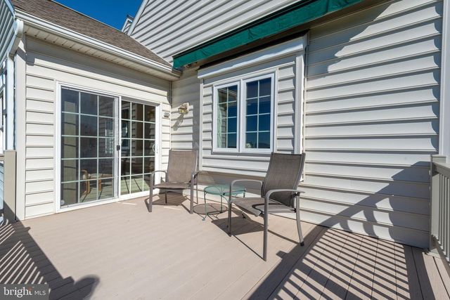 101 BANEBERRY LN, Lititz, PA 17543