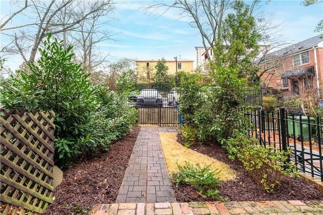 99 Sheridan NE Drive 9, Atlanta, GA 30305