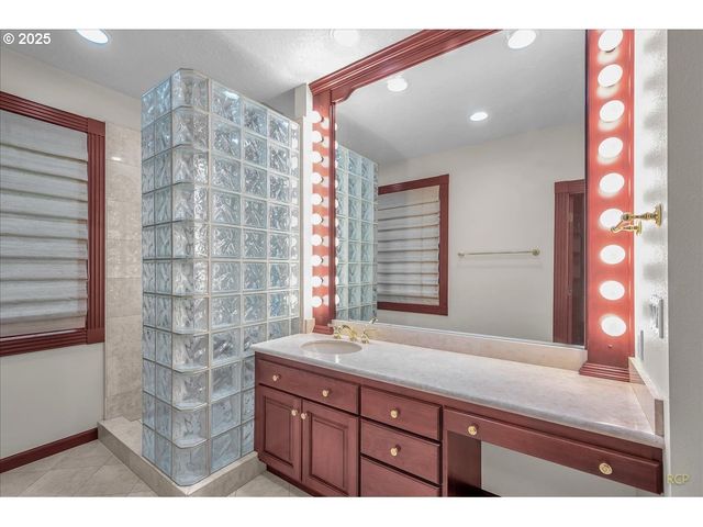 29611 OLD RAINIER Rd, Rainier, OR 97048