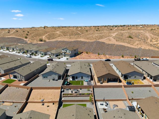 1425 Vista Grande Loop NE, Rio Rancho, NM 87144