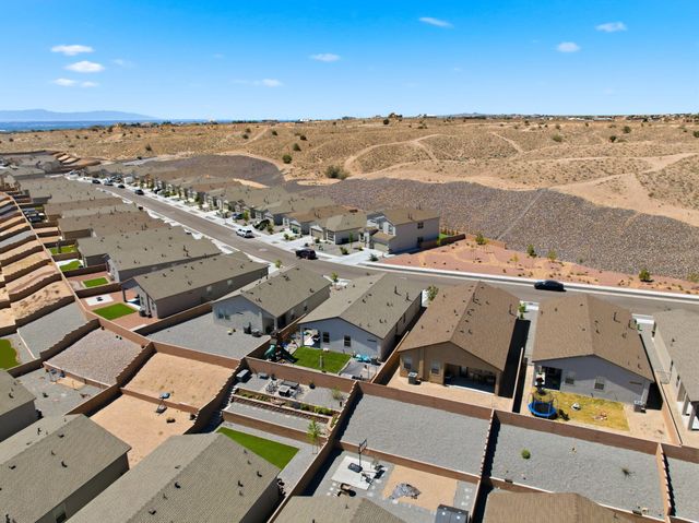 1425 Vista Grande Loop NE, Rio Rancho, NM 87144