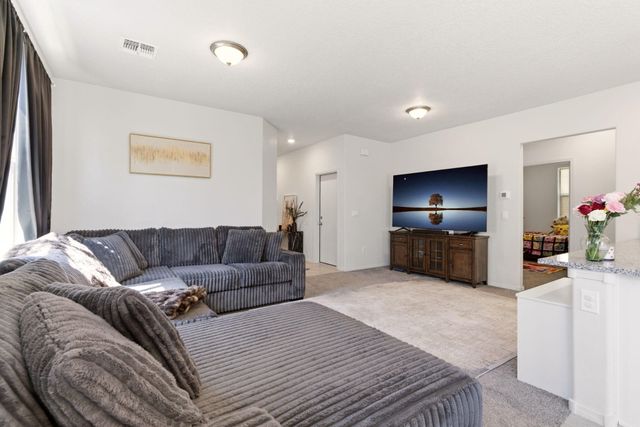 1425 Vista Grande Loop NE, Rio Rancho, NM 87144
