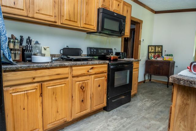 153 R Vancleve Road, Campton, KY 41301