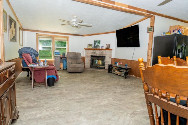 153 R Vancleve Road, Campton, KY 41301