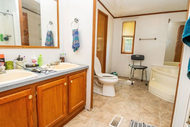 153 R Vancleve Road, Campton, KY 41301