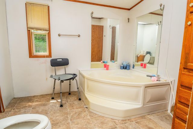 153 R Vancleve Road, Campton, KY 41301