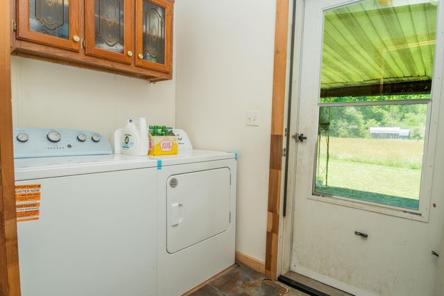 153 R Vancleve Road, Campton, KY 41301