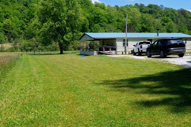 153 R Vancleve Road, Campton, KY 41301