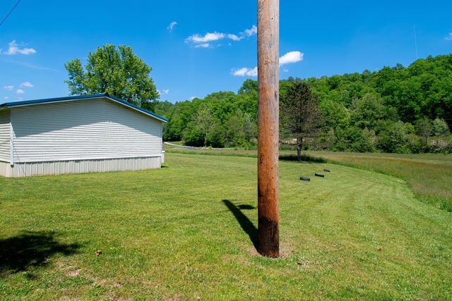 153 R Vancleve Road, Campton, KY 41301