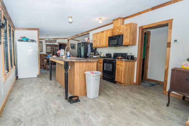 153 R Vancleve Road, Campton, KY 41301