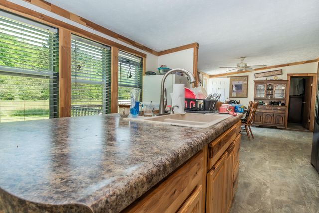 153 R Vancleve Road, Campton, KY 41301