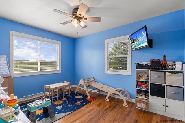930 WESTERN HILLS BLVD, Cheyenne, WY 82009