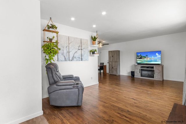 930 WESTERN HILLS BLVD, Cheyenne, WY 82009