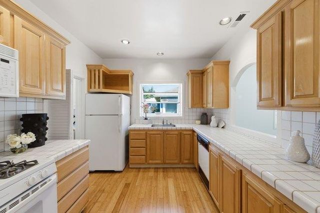115 Alexander Avenue, Redwood City, CA 94061