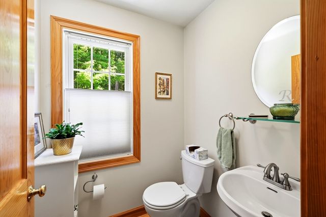 796 Federal St, Belchertown, MA 01007