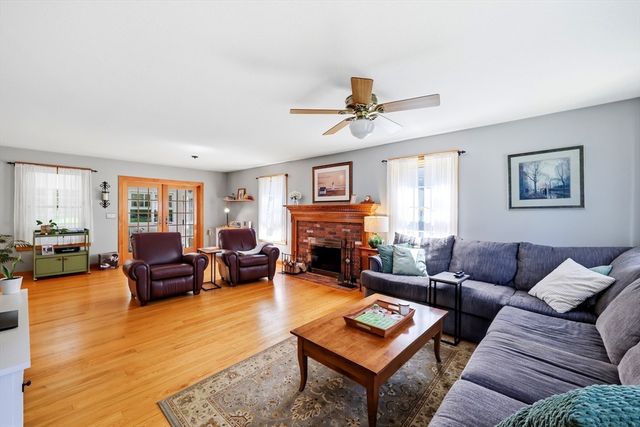 796 Federal St, Belchertown, MA 01007