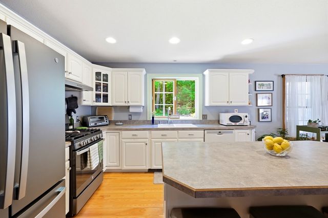 796 Federal St, Belchertown, MA 01007
